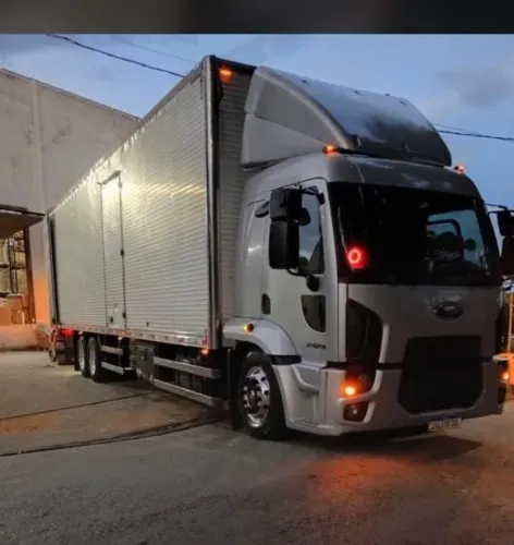 Ford cargo 2429 ano 2013