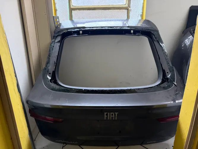 TAMPA TRASEIRA FIAT FASTBACK 2023 24 25 26 