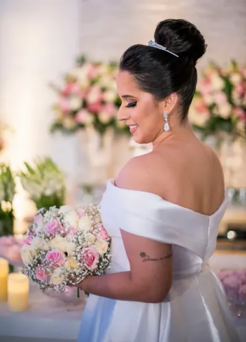 Vestido de Noiva Clássico em Cetim - Tamanho 38/40
