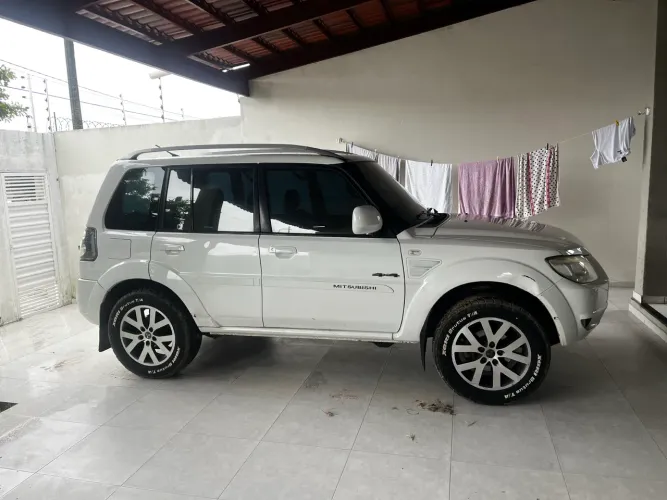 Mitsubishi Pajero TR4 2.0/ 2.0 Flex 16V 4X4 Aut. 2015