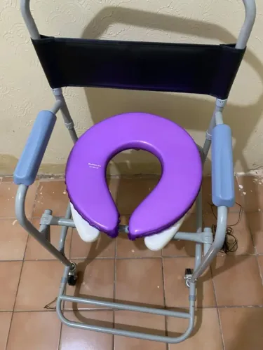 Cadeira de rodas de banho