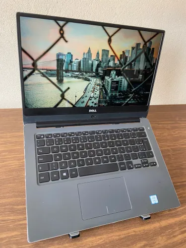 Notebook Dell i5 7ª Geração / GeForce 940MX / 8GB RAM / 240GB SSD / Tela 14? FullHD IPS