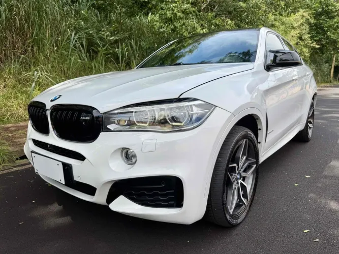 BMW X6 M 4.4 4X4 V8 32V Bi-turbo Aut. 2015