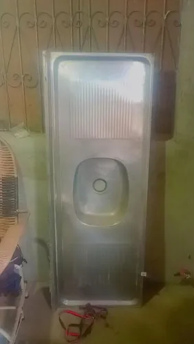 Pia em ótimas condições