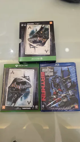 Batman Return to Arkham Xbox One + Blu-ray Assalto em Arkham Lacrado