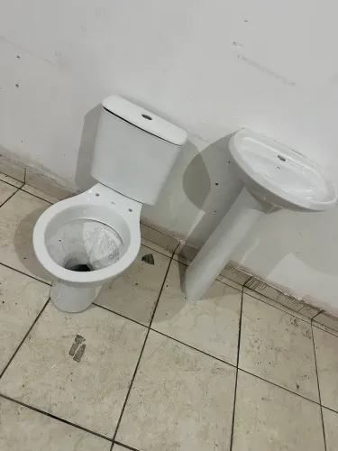 Vaso e Lavatório Deca