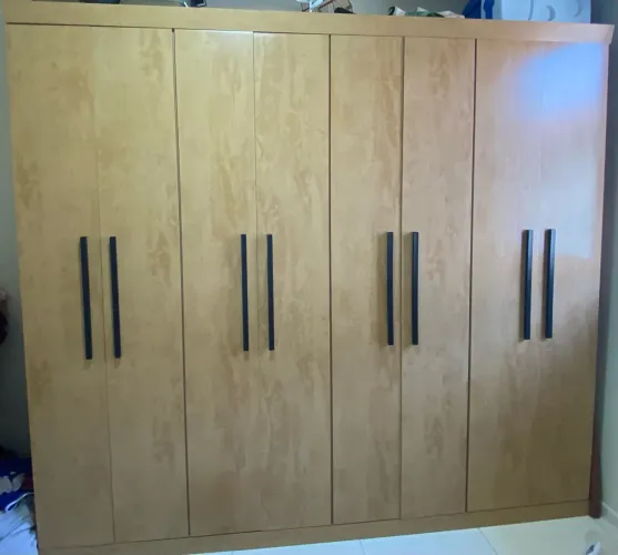Guarda roupa 8 portas