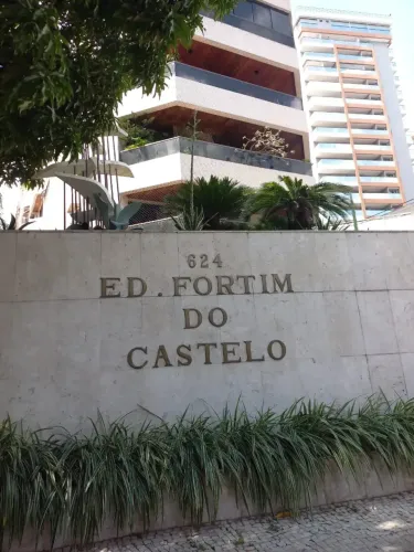 Imóvel para aluguel tem 266 metros quadrados com 4 quartos em Batista Campos - Belém - PA