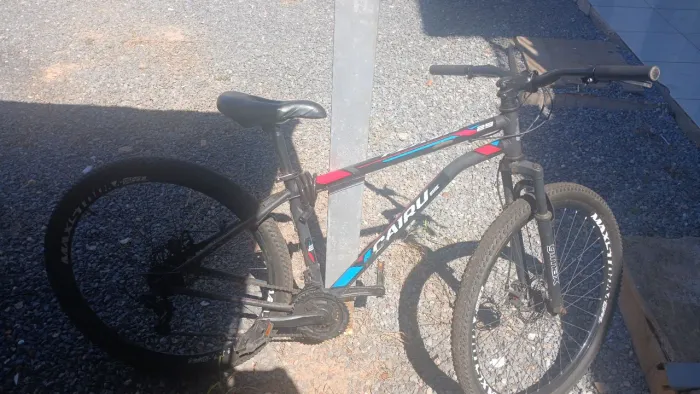 Bicicleta pra conserto e garfo seminovo - não entrego mas faço negociação (sem troca)