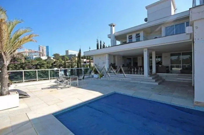 Casa à Venda no Condomínio Village Terrasse | 800m² - 4 Suítes