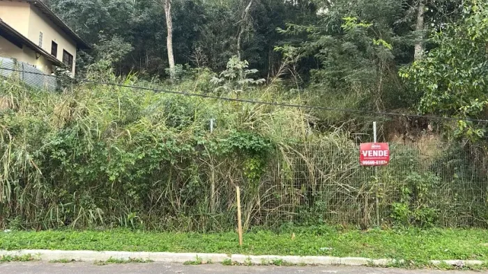 Terreno 750m² em Itaipu - Niterói