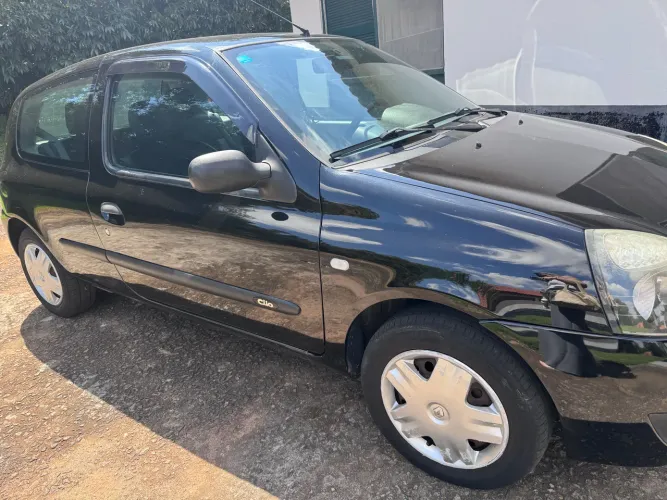 Renault Clio Campus Hi-flex 1.0 16V 3P 2010