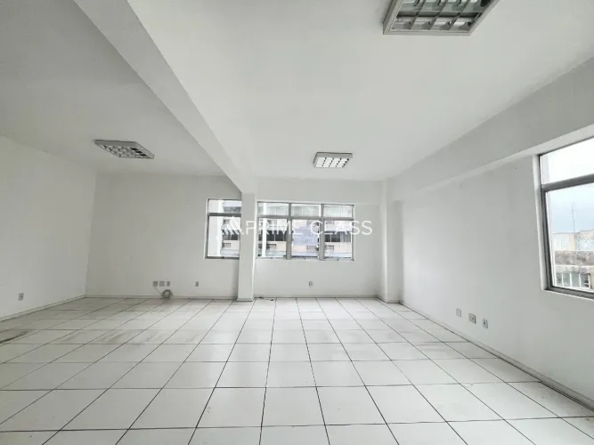 Sala Comercial no Centro de Canoas com Vaga Coberta - aceita financiamento