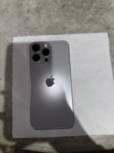 Vendo iPhone 15 Pro Max 256GB