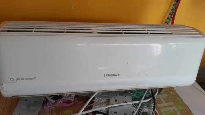 Evaporadora Ar-condicionado convencional Samsung de 12000 BTUs.