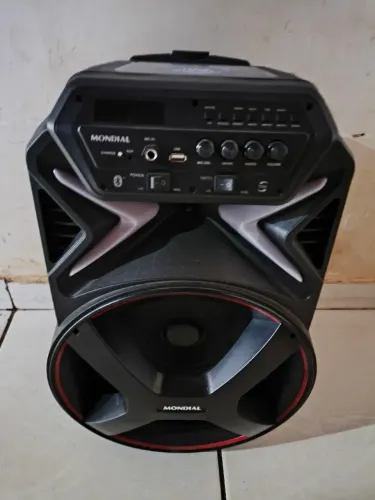 Caixa de Som  Amplificada Semi Nova