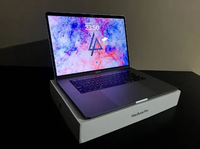 MacBook Pro 15" 2TB TouchBar