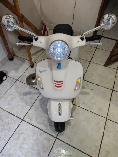 Moto elétrico Infantil Vespa 12v