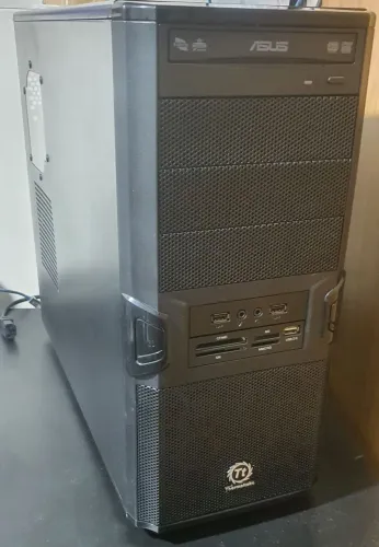 Gabinete Thermaltake e Fonte 400W 80plus