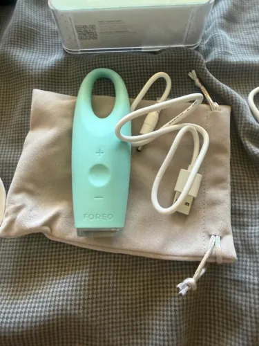 FOREO IRIS Massageador de Olhos Original + Cabo e Bolsa