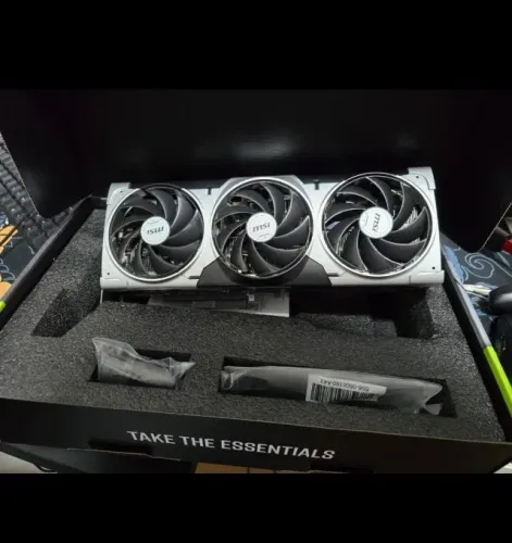 Placa de Vídeo RTX 5070 Ti 16Gb MSI Ventus 3x SEMINOVA
