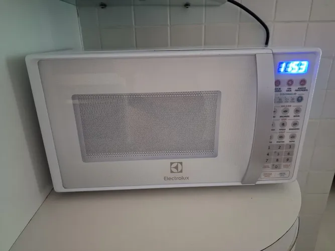 Micro-ondas Electrolux 29L MTO 30 Branco Seminovo127V