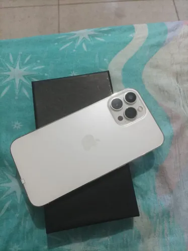 Vende-se um iPhone 13 Pro Max