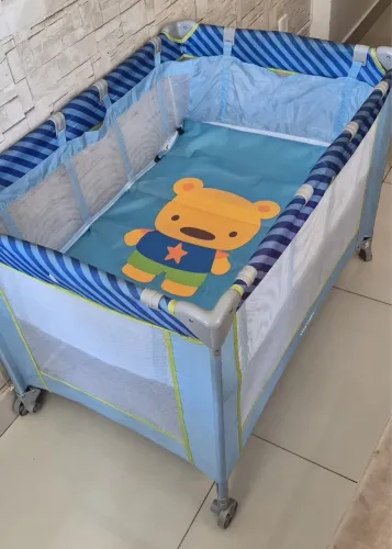 Berço portátil voyage com colchão 