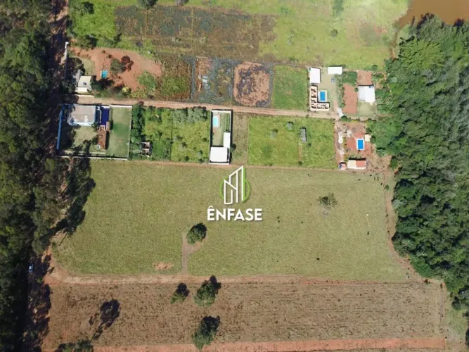 Sítio à venda no Portal Serra Azul em Mateus Leme - MG