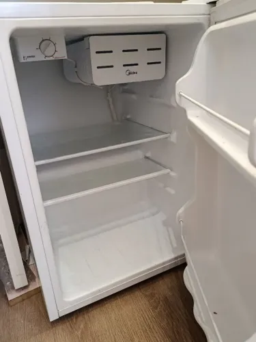 FRIGOBAR SEMI NOVO