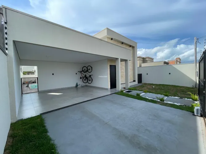 Casa à Venda no Residencial Paris - Porteira Fechada!