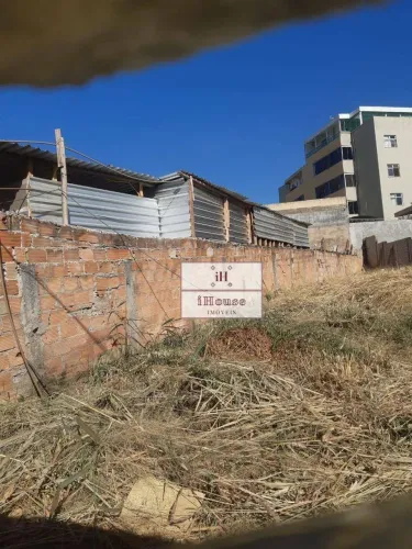 Terreno à venda, 402 m² por R$ 420.000,00 - Heliópolis - Belo Horizonte/MG