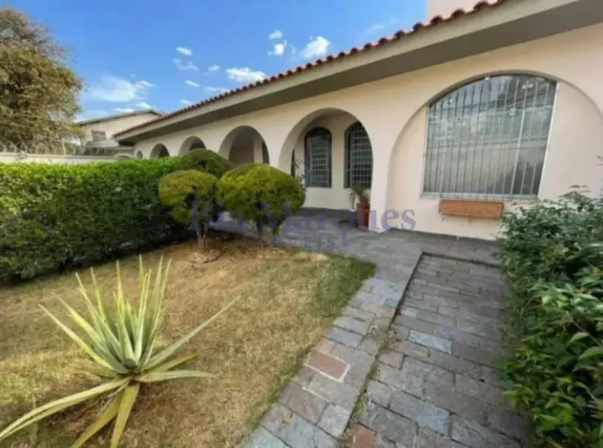 CASA TERREA 211m², 4 suítes, para alugar - Alto da Boa Vista