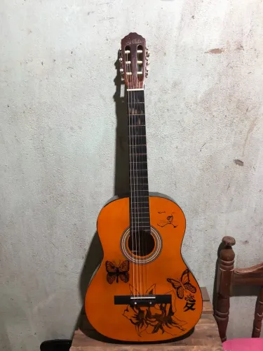 Vendo ou troco, preço negociável e acompanha capa
