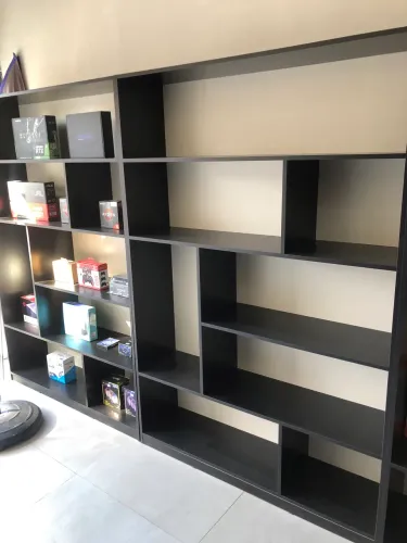 Estante de Livros - 3 meses de uso apenas