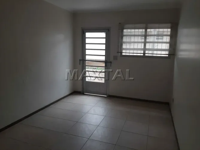 Sobrado na Zona Norte, no Bairro Santana com 3 Dormitórios e 1 Suíte, 4 Vagas cobertas com