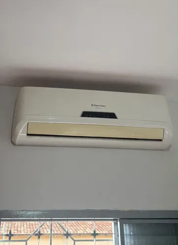 Ar-Condicionado Split Electrolux - Funcionando Perfeitamente