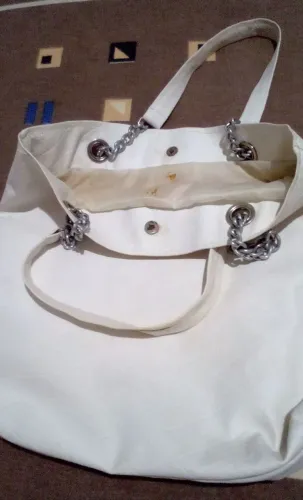 Bolsa tipo sacola em couro 15,00