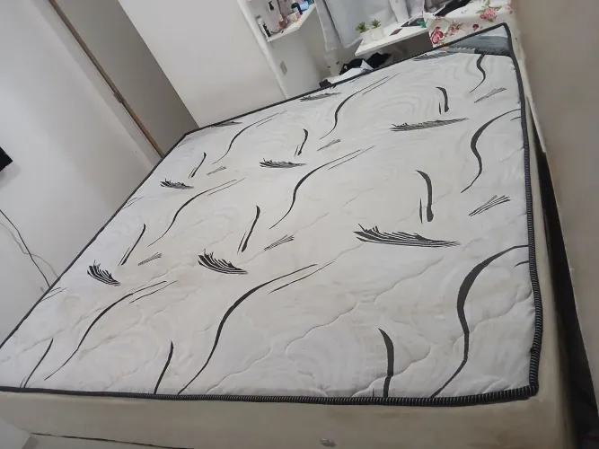Cama box bom estado, 1.93 X 2mts 