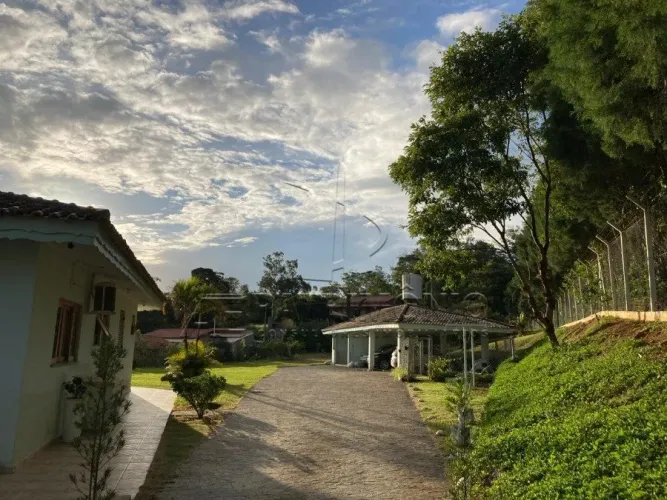 CHACARA TERREA EM COND 3 QUARTOS - Brigadeiro Tobias - Residencial