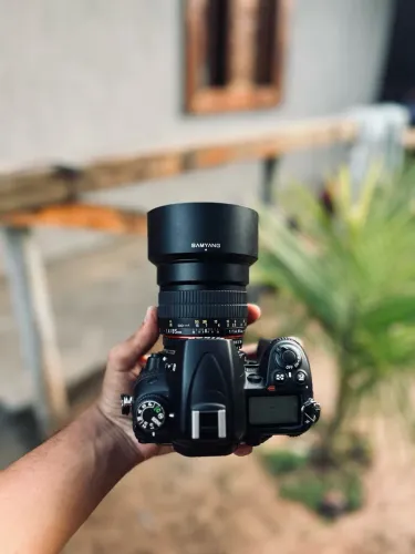 Nikon d7000 + 85mm f/1.4 manual