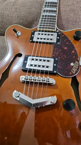 Guitarra semi acústica Gretsch Streamliner G2655