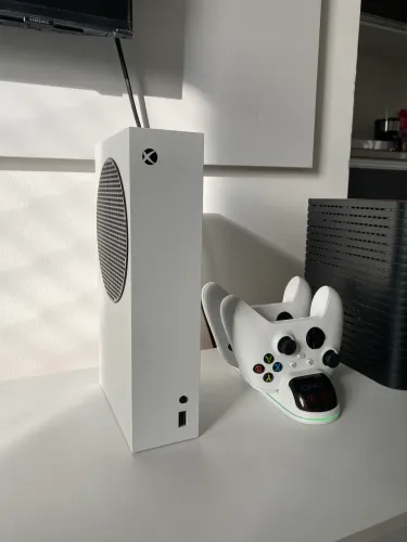 Xbox Series S + 2 controles