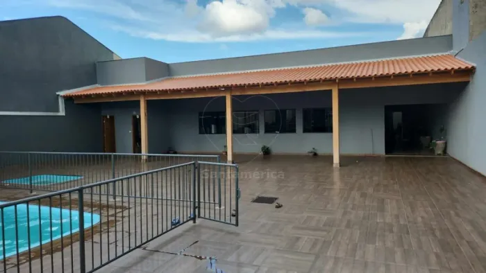 Chácara para locação com amplo terreno na região Oeste de Londrina