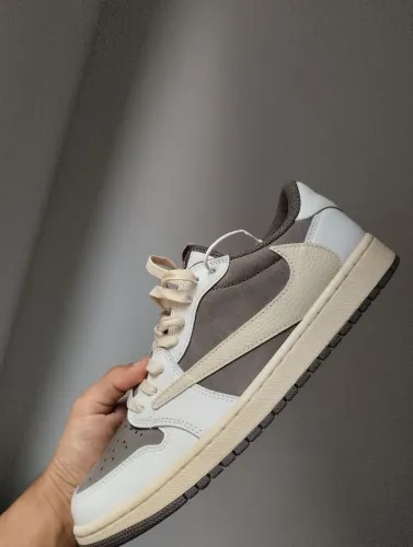 Reverse mocha - Travis scott 1 low