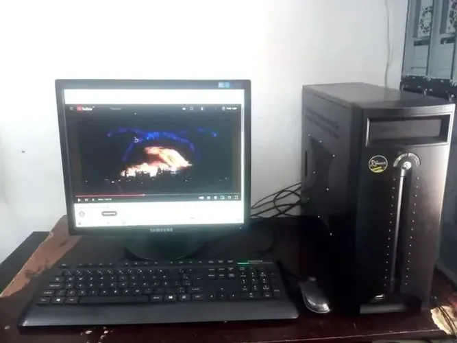 Computador completo c Monitor 15-17, 4Ggb e SSD Teclado e Mouse