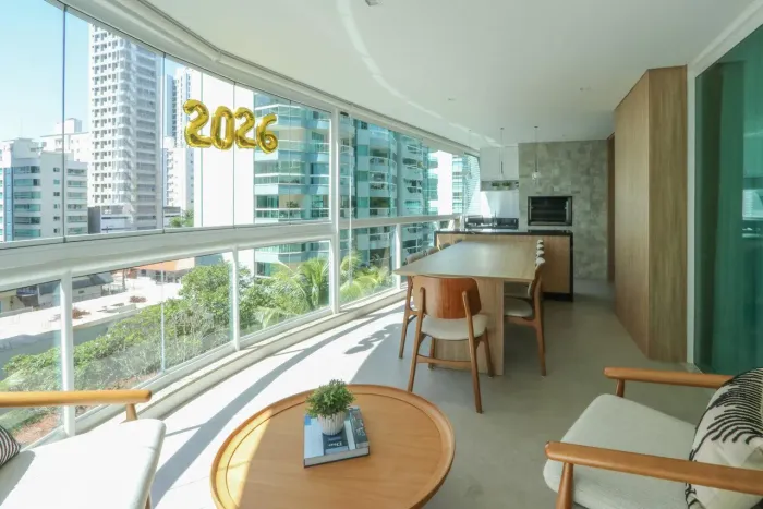 Apartamento - 4 dormitórios - 4 Suítes - localizado em Itapema / Meia Praia REF: DW649929
