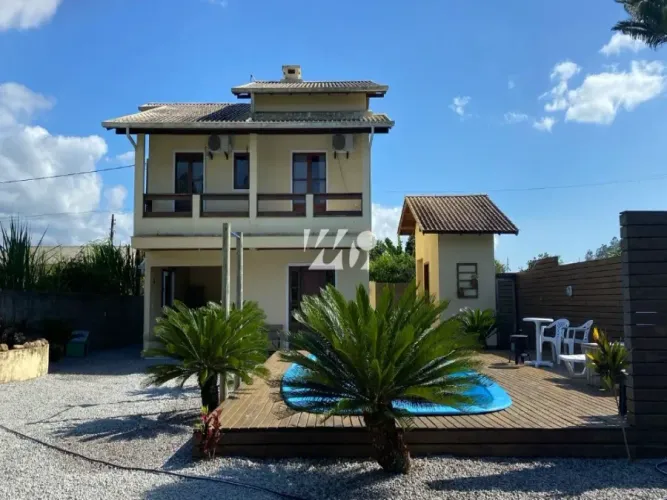 Casa 3 Quartos com 1 Suíte e 180m² - Freitas - imv