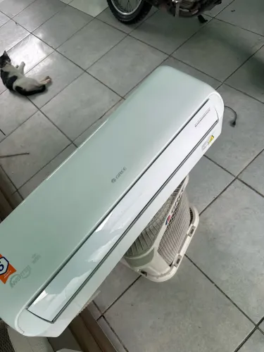 Ar-condicionado!  gás recolhido 9 mês de uso 