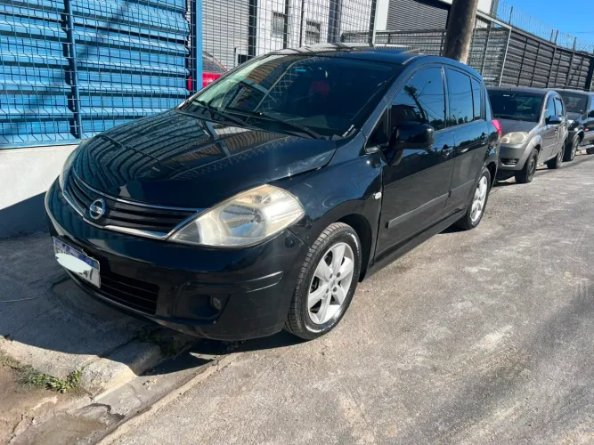 Nissan Tiida SL 1.8/1.8 Flex 16V Aut. 2012